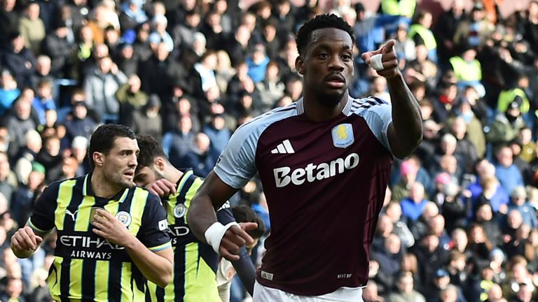 Aston Villa's Jhon Duran celebrates after scoring the opening goal (AP Photo/Rui Vieira)